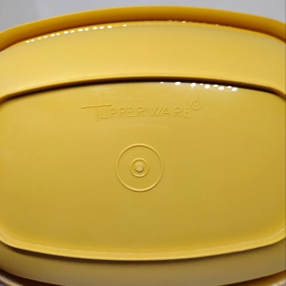 Vintage Tupperware Harvest Gold Microwave‎ Vegetable Steamer